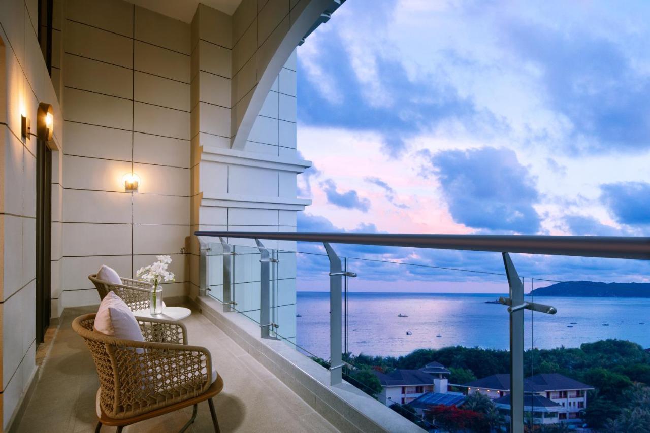 & Yalong Bay Hotel