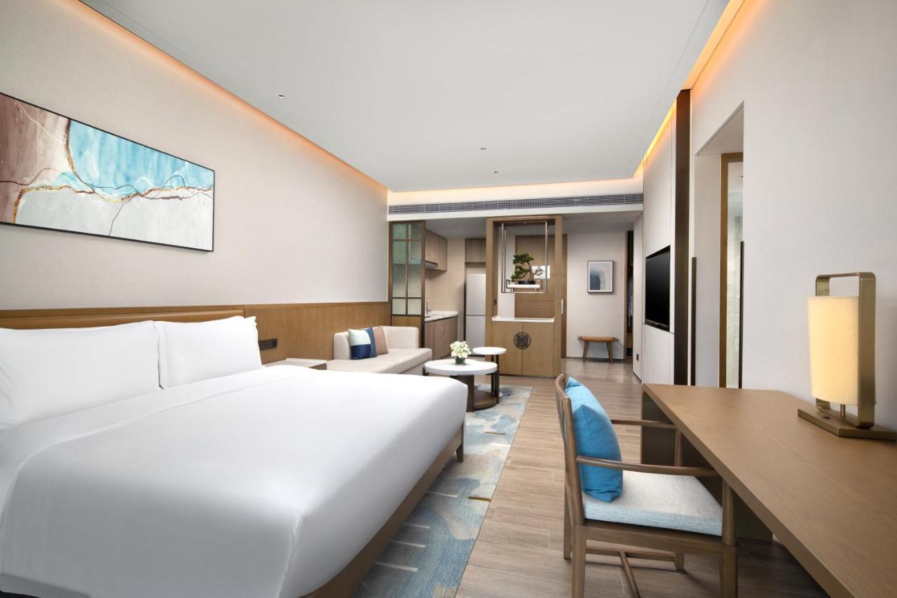 & Yalong Bay Hotel