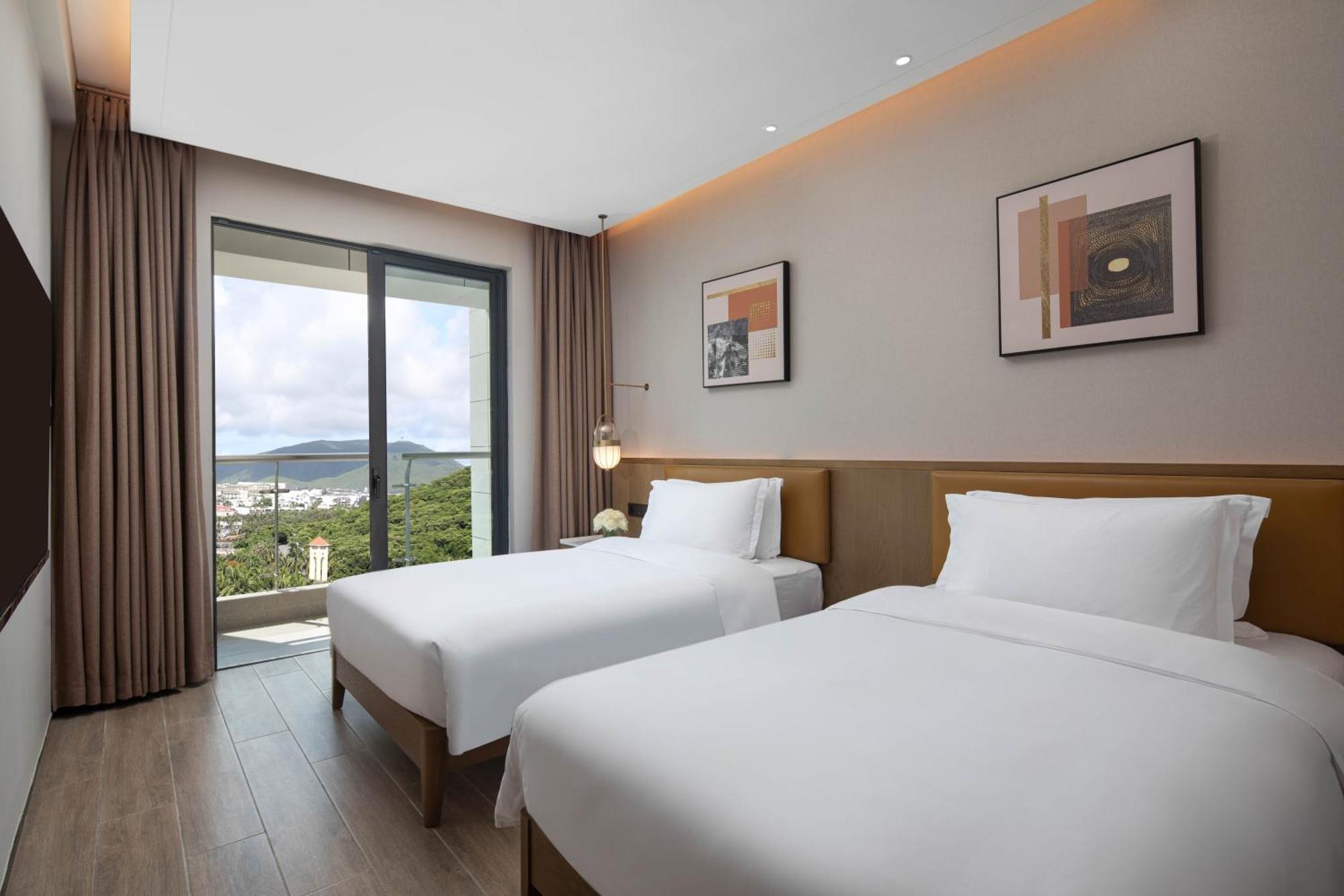 & Yalong Bay Hotel 5*