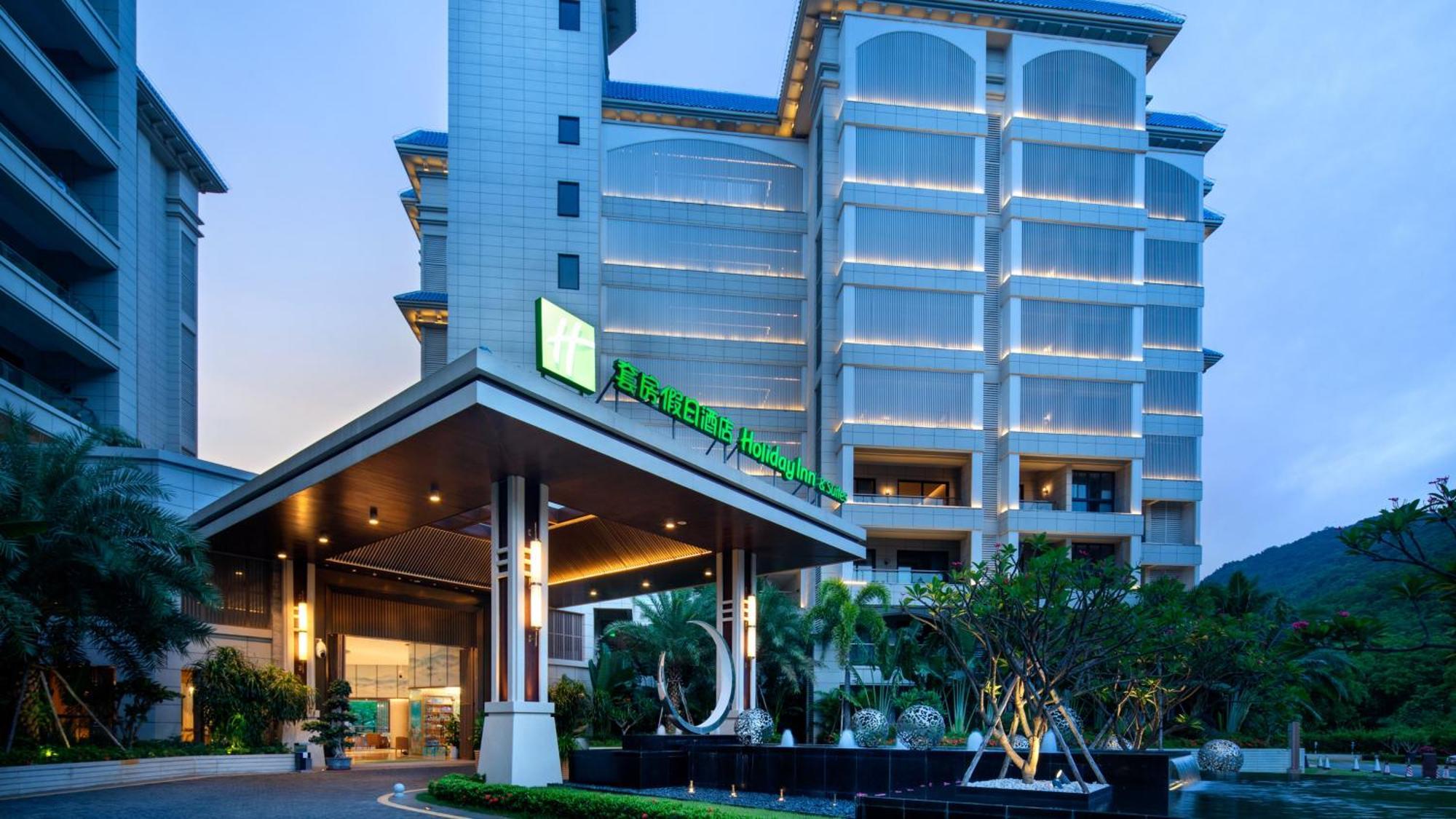 & Yalong Bay 5*