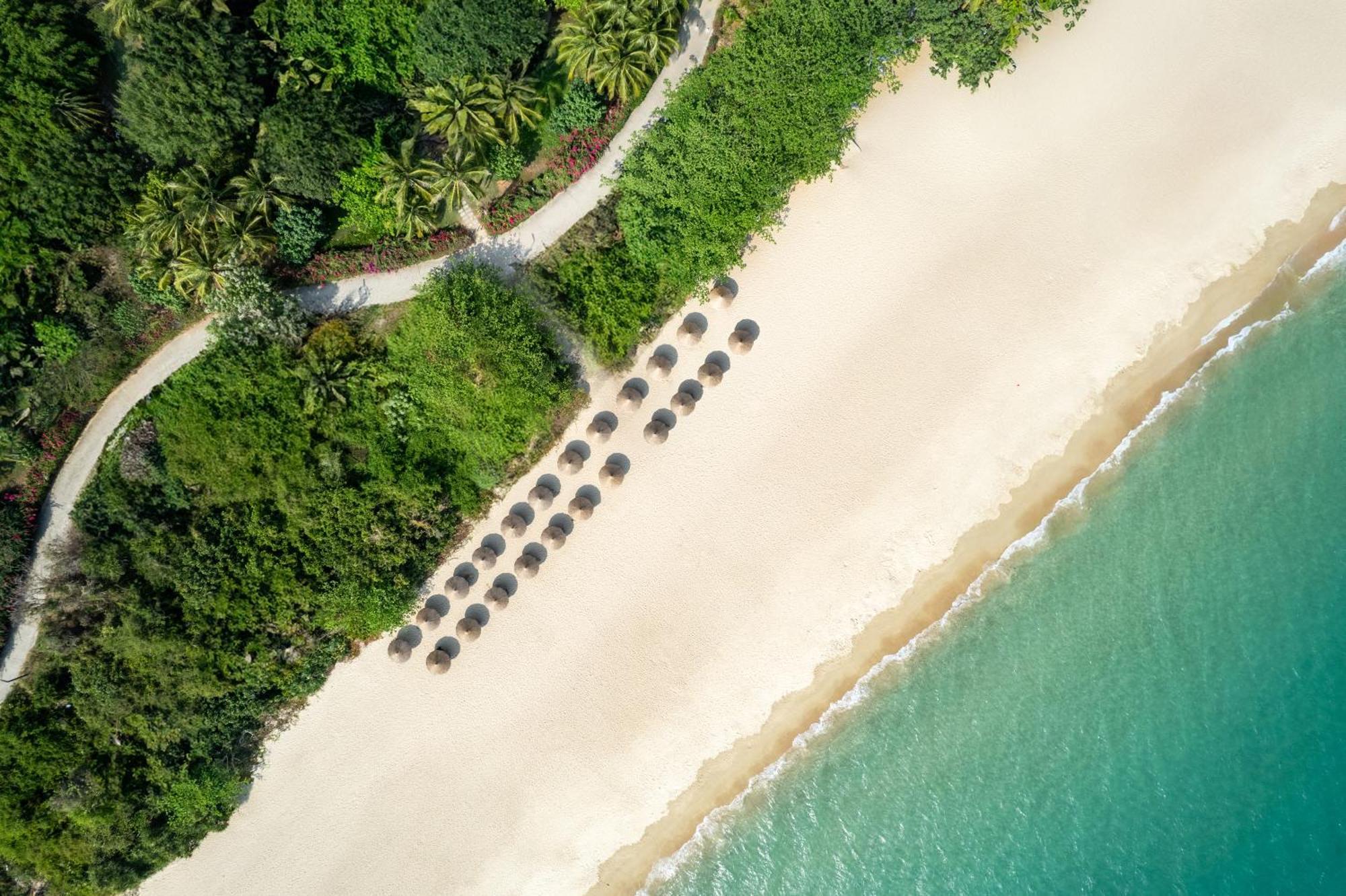 & Yalong Bay 5* Sanya