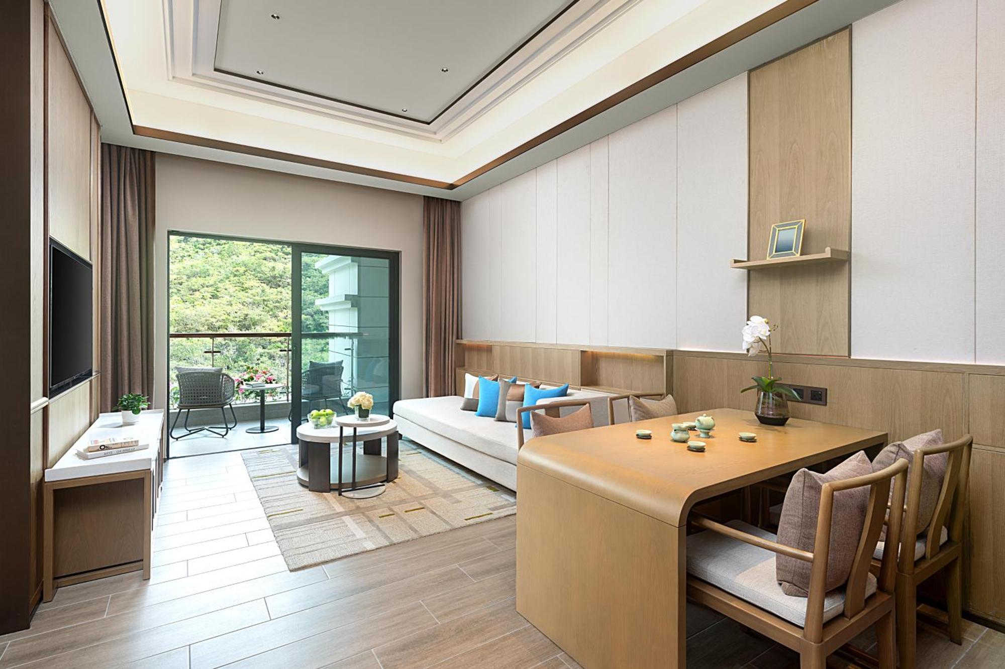 Hotel & Yalong Bay Sanya