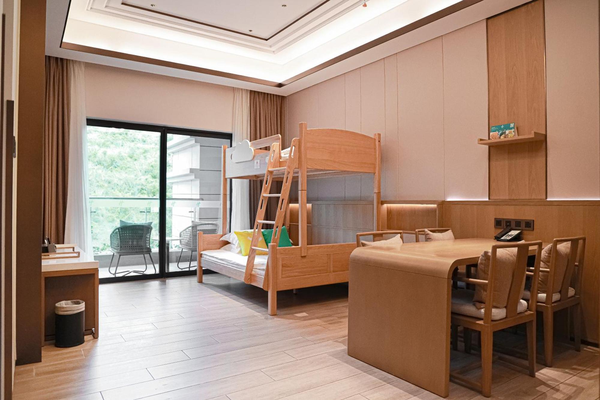 & Yalong Bay 5*