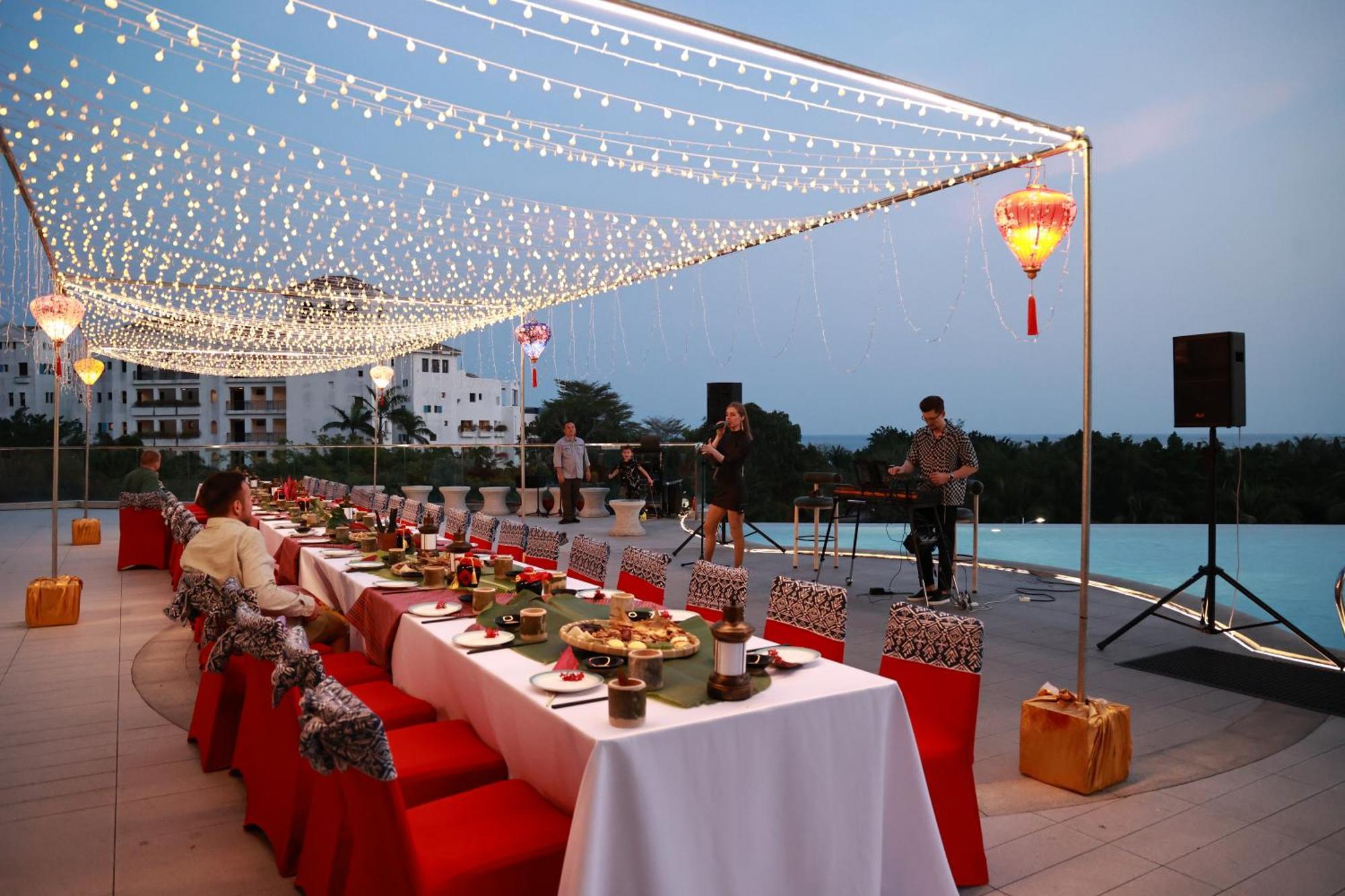 & Yalong Bay 5* Sanya