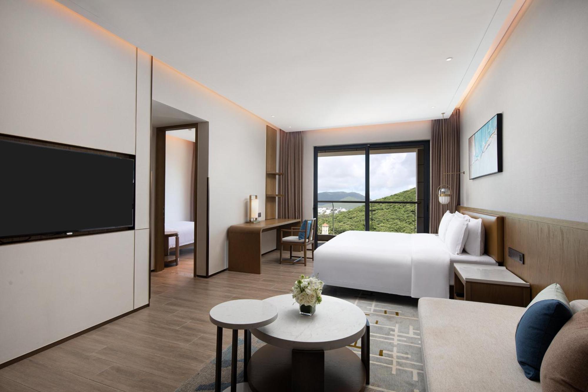 & Yalong Bay Hotel 5*