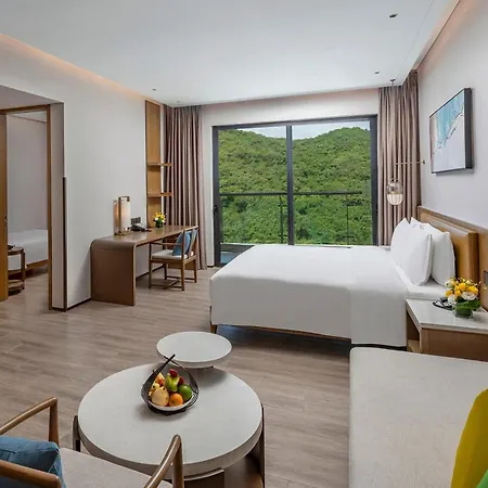 Holiday Inn & Suites Sanya Yalong Bay Exterior photo