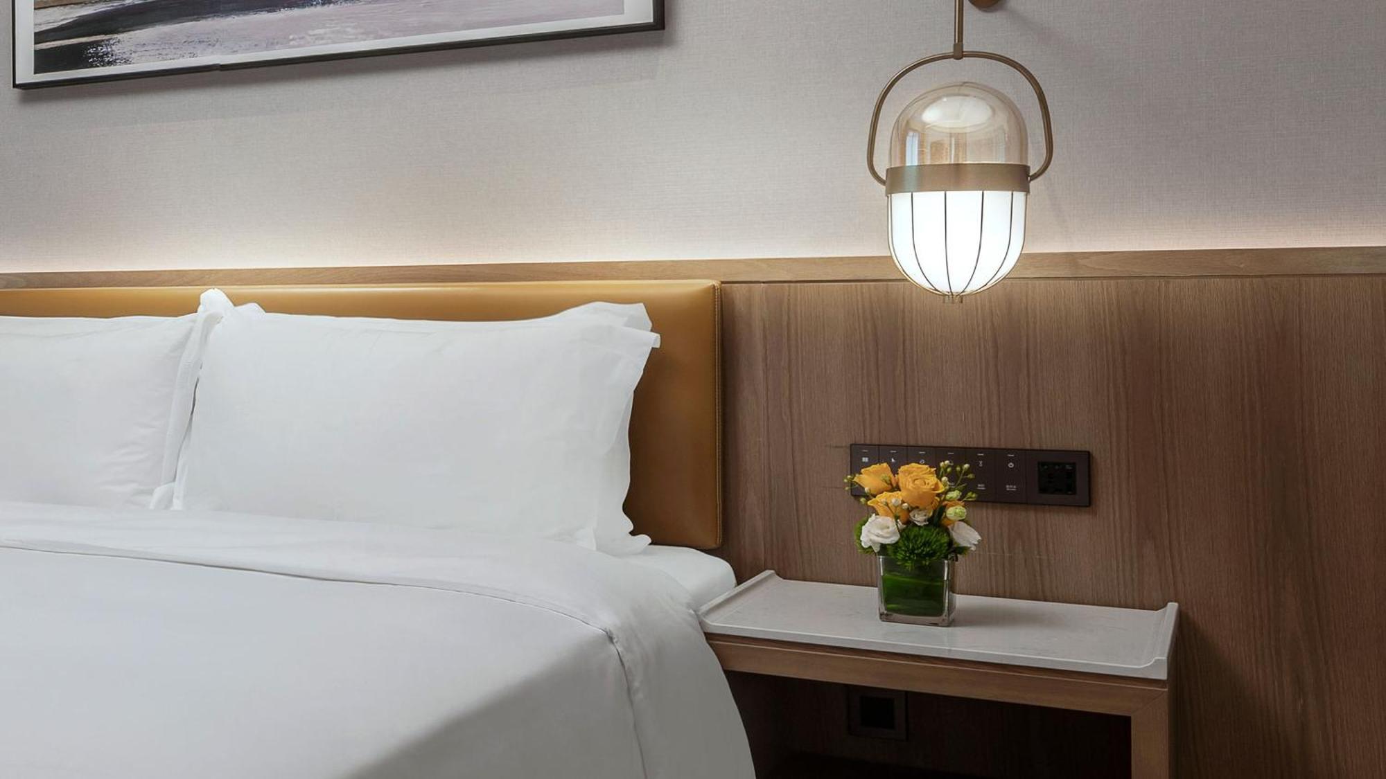 Hotel & Yalong Bay