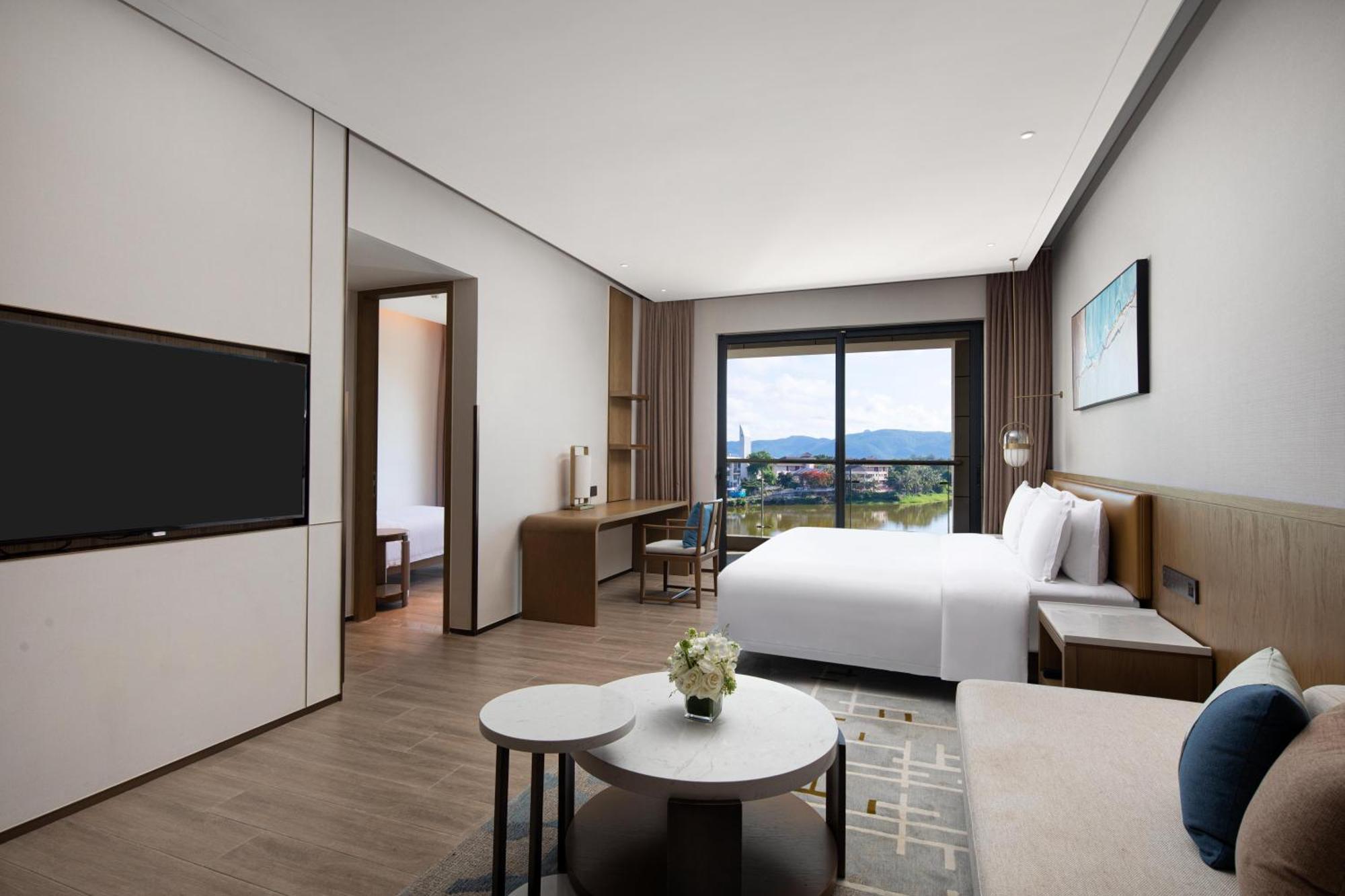 & Yalong Bay Hotel 5*